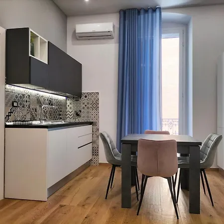 Отель Place De Rome *