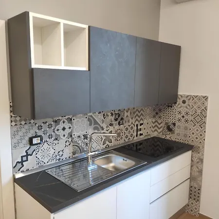 Place De Rome Отель Барлетта